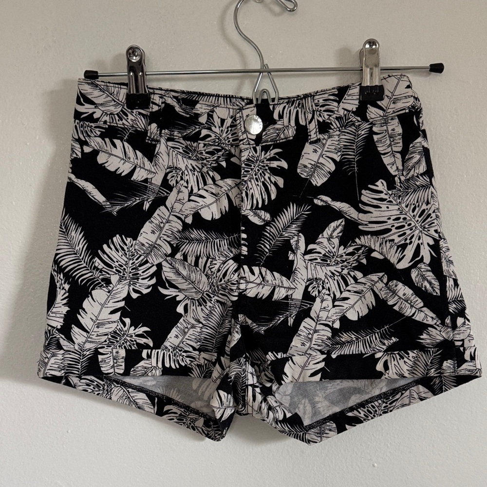 H&M Divided (vintage) black and white tropical print high waist shorts